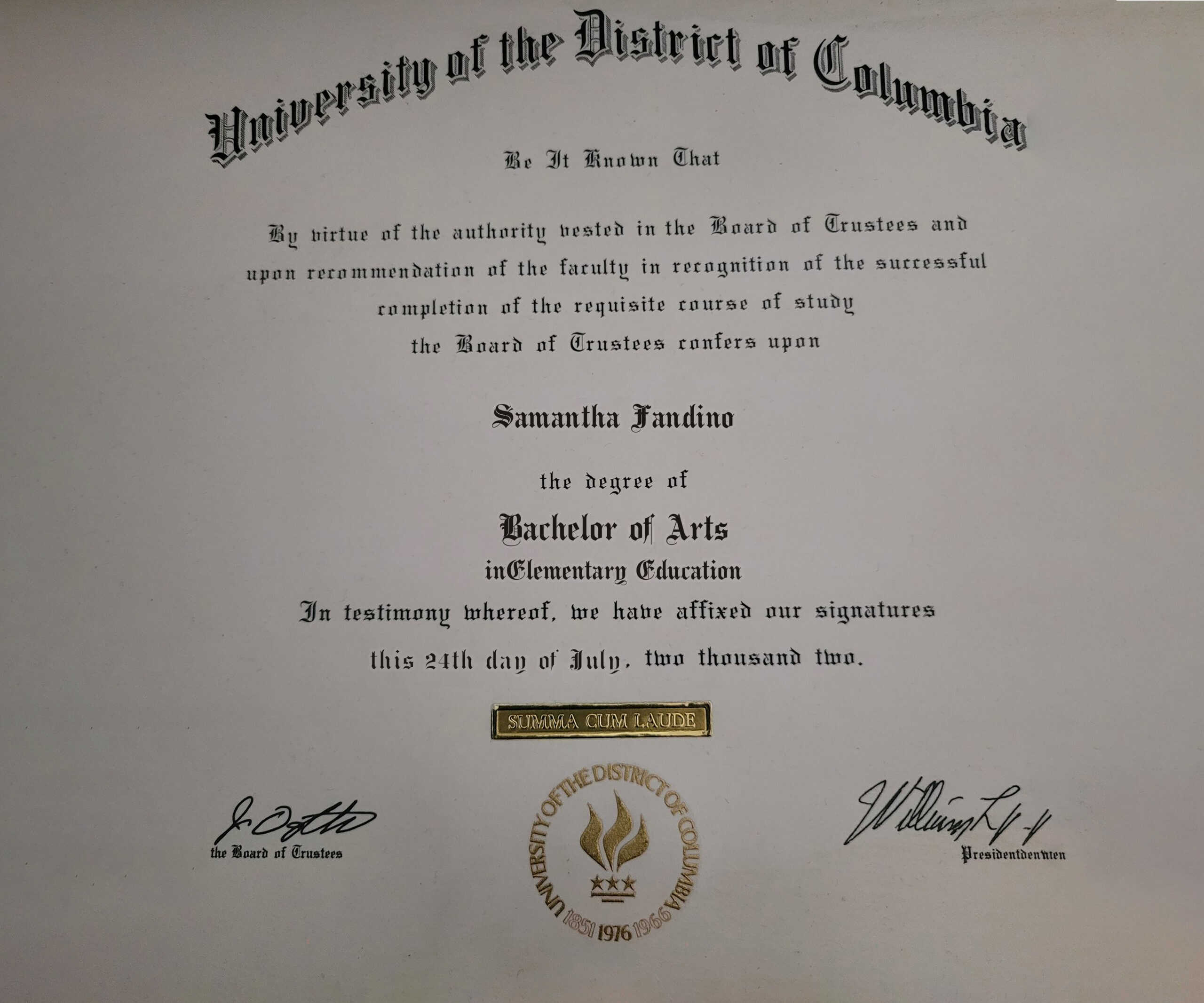 Authentic-Looking Fake certificate from University Of The District Of Columbia Authentic-Looking Fake certificate from University Of The District Of Columbia